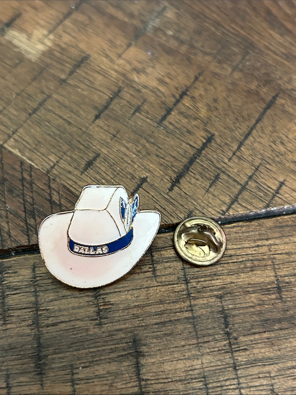White and Blue Cowboy Hat Lapel Pin - Dallas Accent